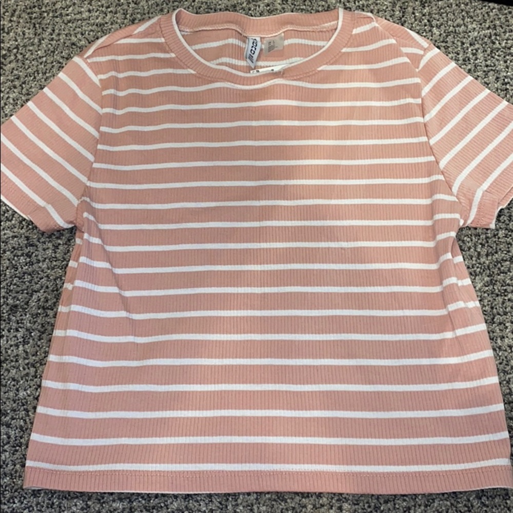 Pink striped cropped shirt